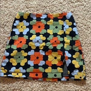 COPY - Vintage-esque floral Urban Outfitters mini…